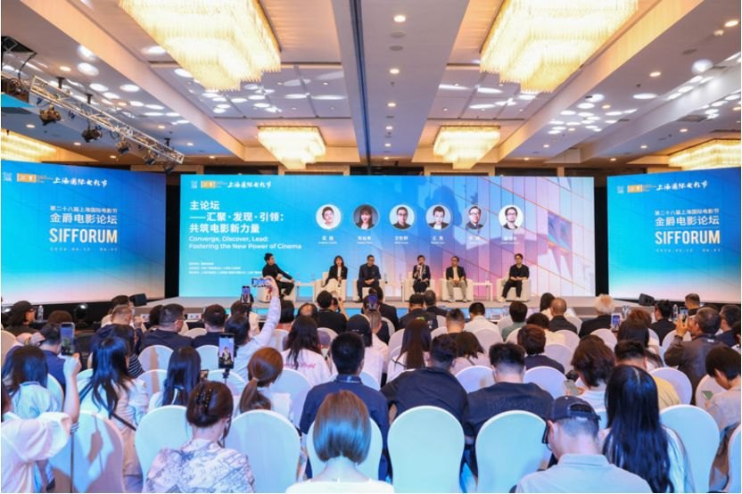上影节热议《给阿嬷的情书》现象:在电影圈找“爆款公式”,已经完全行不通了